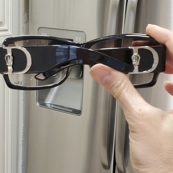 Sunglasses - Picture 1 of 4